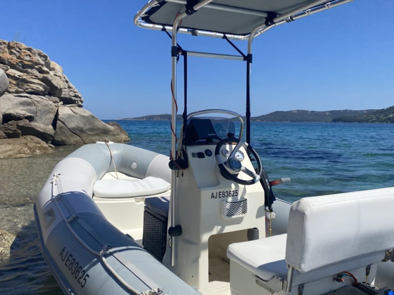 Pronájem lodi Bombard Ribster 500 v Porto-Vecchio na Samboatu