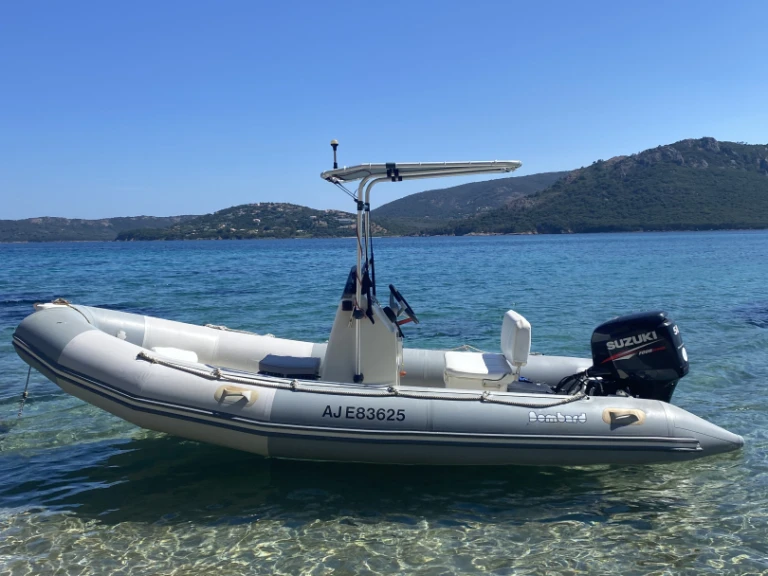 Bombard Ribster 500 jednotlivci a charterové společnosti v Porto-Vecchio