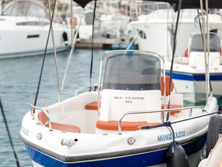 Pronajmout Motorová loď se skipperem či ne Poseidon v Rhodos