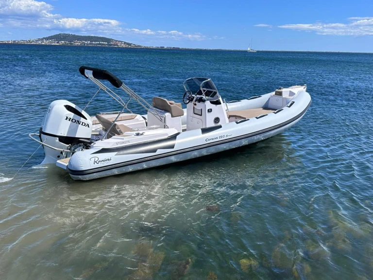 Pronajmout si Ranieri Cayman 23 Sport v Sète