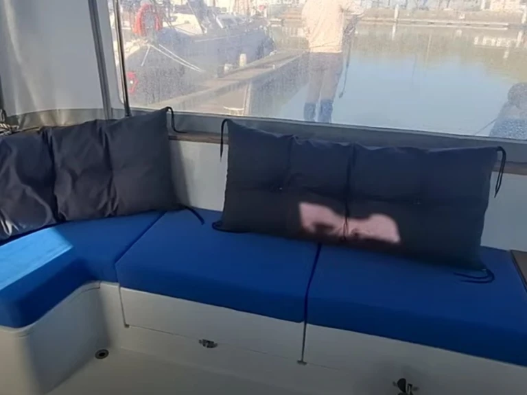 Motorová loď k pronájmu v Port-Saint-Louis-du-Rhône za nejlepší cenu