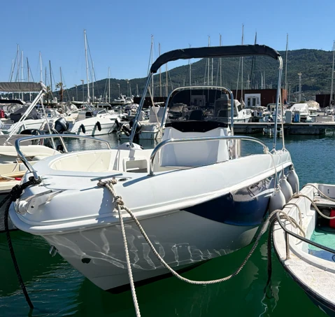 Pronajmout si Trimarchi Trimarchi 57 S day v La Spezia