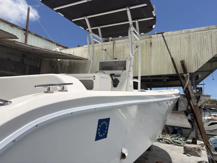Forboat 23' jednotlivci a charterové společnosti v Pointe-à-Pitre