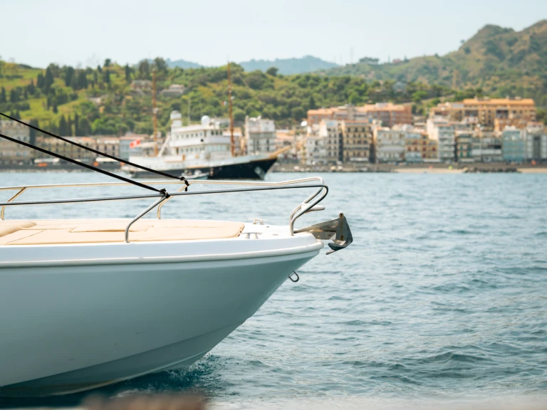Allegra Boats 21 Sun jednotlivci a charterové společnosti v Giardini-Naxos