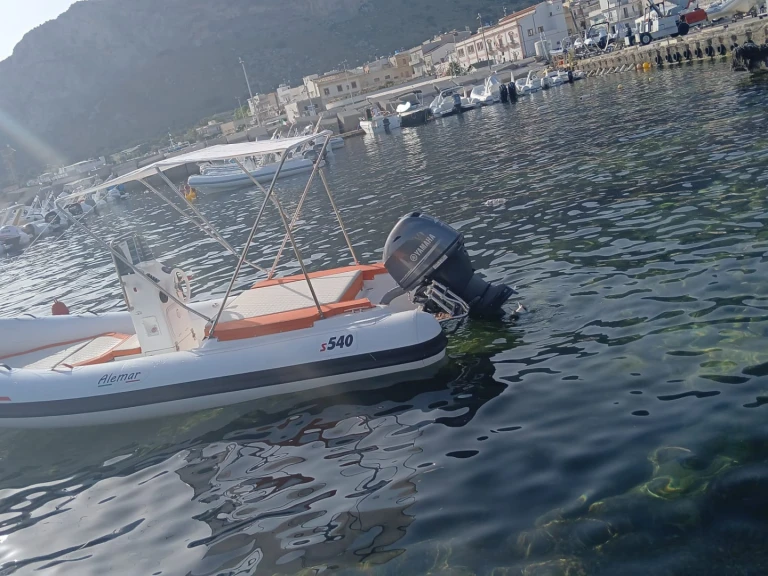 Pronájem lodi Isola delle Femmine lákavé ceny Bwa 4.80