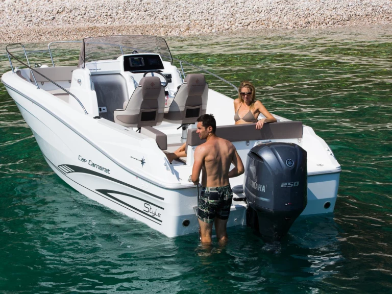 Pronajmout Motorová loď se skipperem či ne Jeanneau v Carnon-Plage