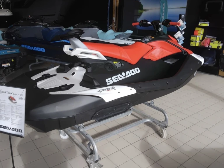 Vodní skútr k pronájmu v Capbreton za nejlepší cenu