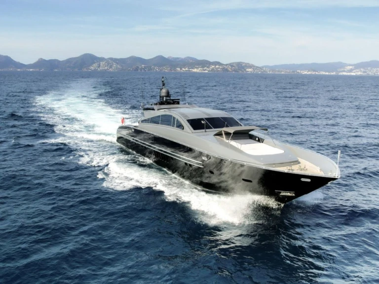 Pronajmout Jachta se skipperem či ne Cantieri di Arno v Cannes