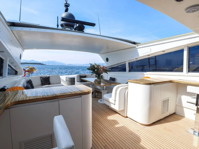 Pronájem Jachta Cantieri di Arno s licencí