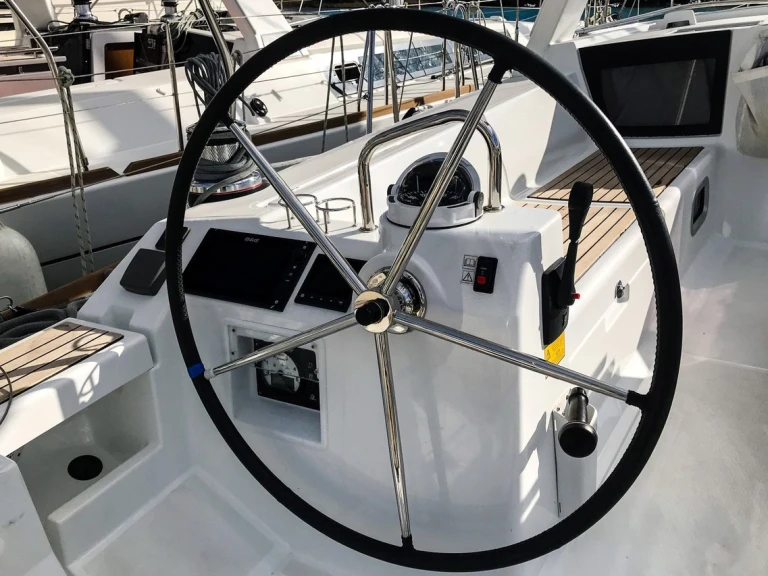 Bénéteau Oceanis 45 jednotlivci a charterové společnosti v Mrčevac