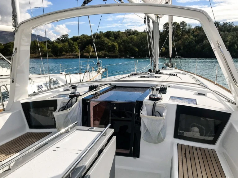 Pronajmout si Bénéteau Oceanis 45 v Mrčevac
