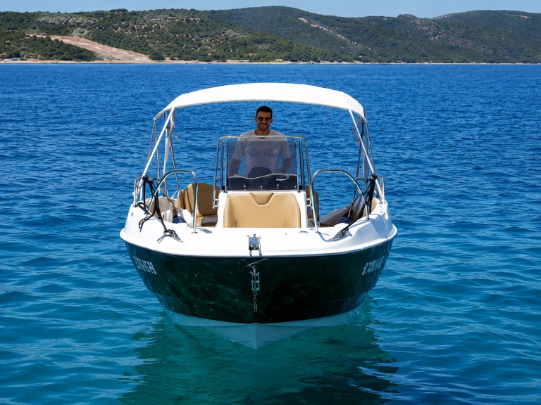 Pronájem jachty v Alcocéber -AQUA 620 na Samboatu