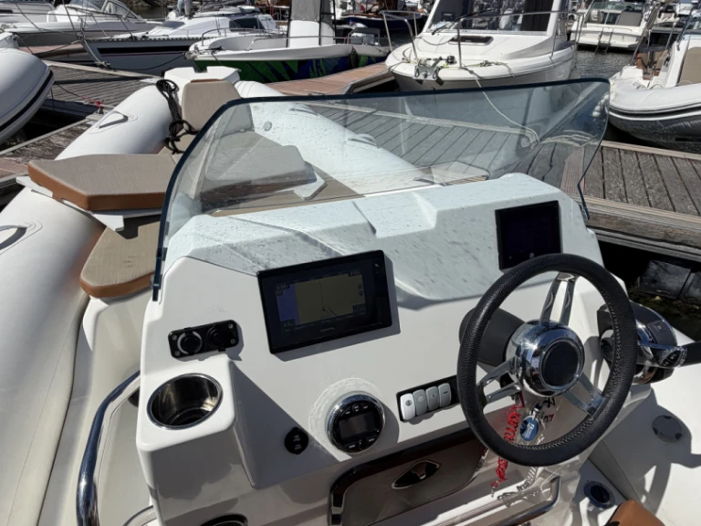 Pronajmout si Zodiac Medline 7.5 v Arcachon