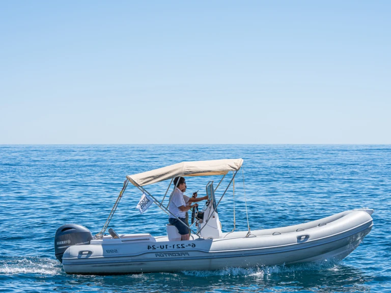 Pronájem Polotuhá loď v Altea -Italboats Predator 600P