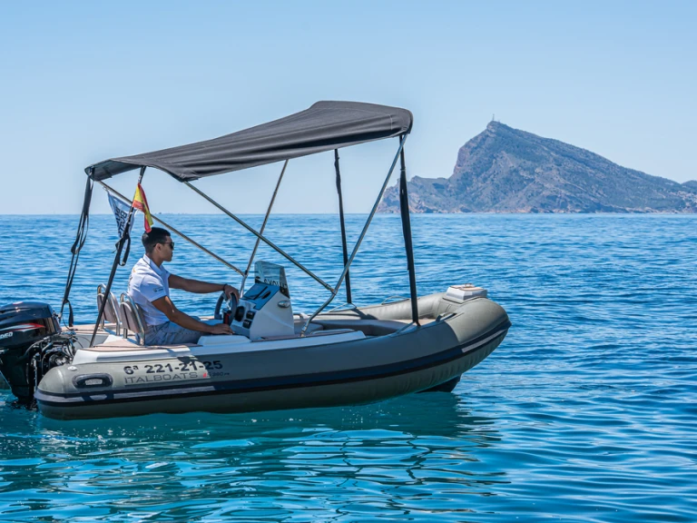 Pronájem lodi Italboats Stingher 380FR v Altea na Samboatu