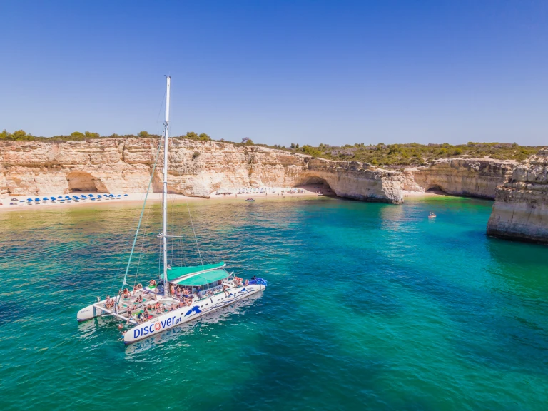 Pronájem Katamarán Fountaine Pajot s licencí