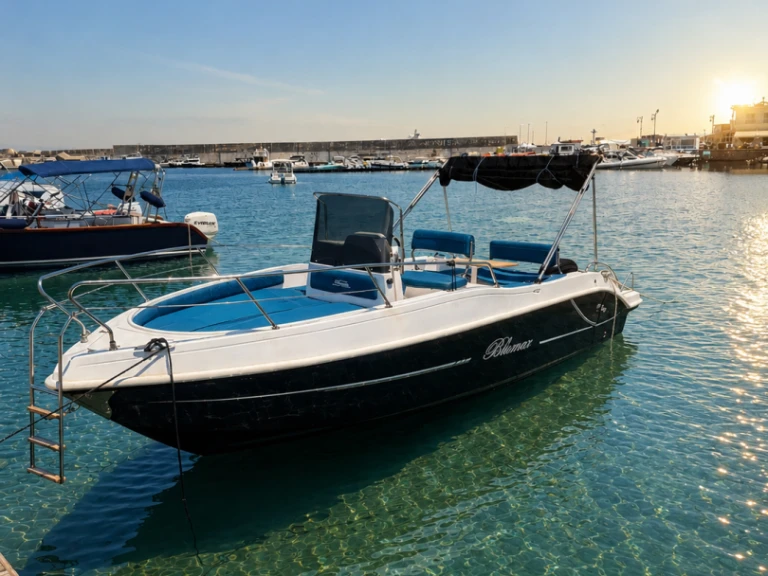 Pronajmout si Blumax Blumax 23 open v Taormina