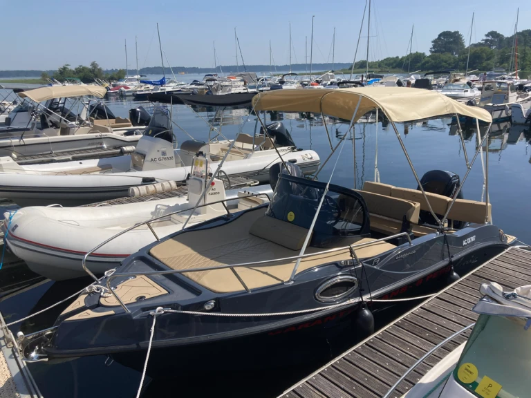 Nireus 53 Elegance jednotlivci a charterové společnosti v Sanguinet
