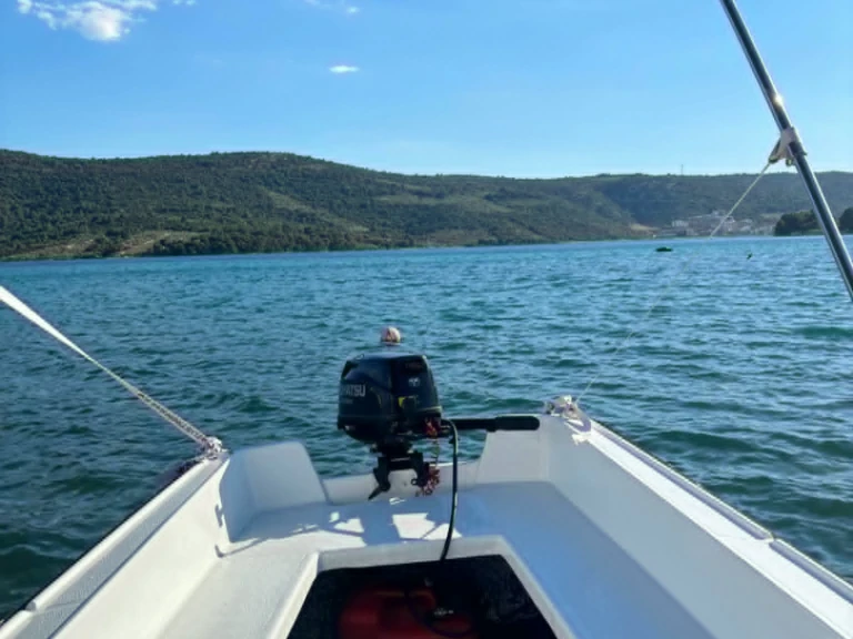 Pasara Vodice 485 jednotlivci a charterové společnosti v Poljica