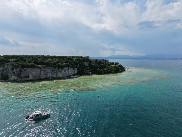 Saxdor Saxdor 320 GTO jednotlivci a charterové společnosti v Sirmione
