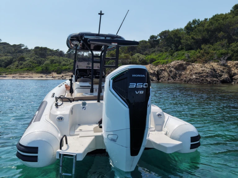 Nuova Jolly NJ 700 XL jednotlivci a charterové společnosti v Les Salins d'Hyères