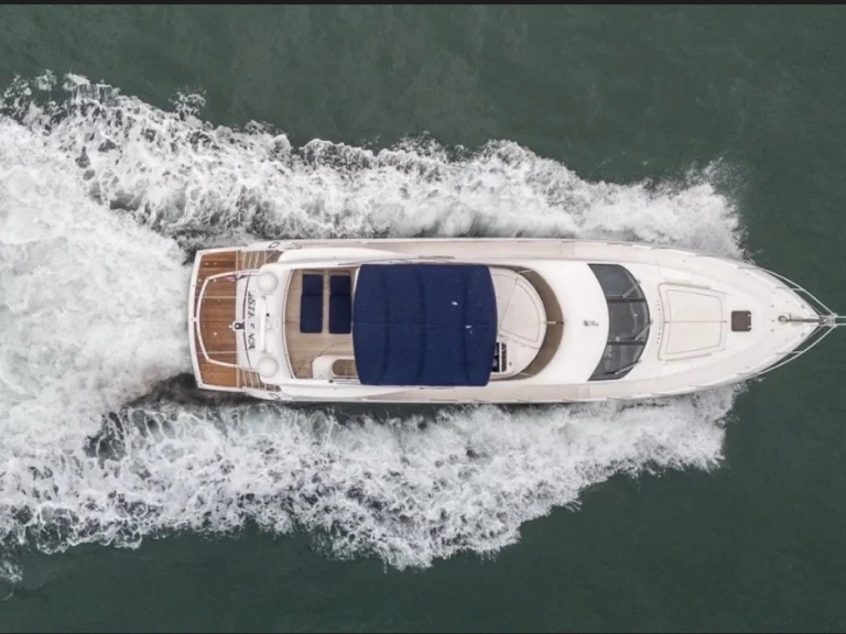 Pronajmout si Sunseeker Manhattan 80 v Miami