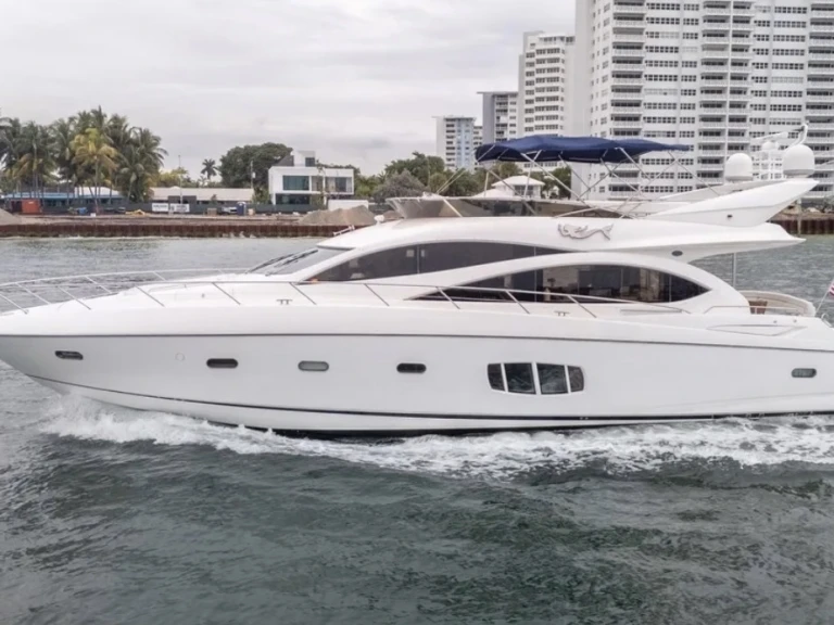 Pronajmout Jachta se skipperem či ne Sunseeker v Miami