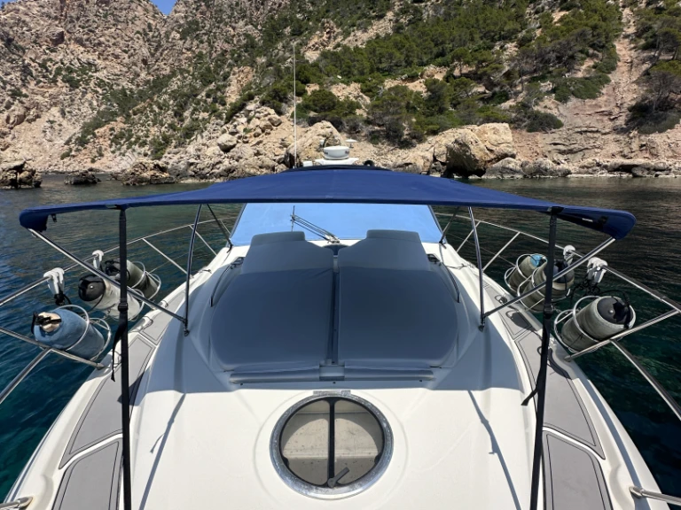 Cranchi Mediterranee 43 jednotlivci a charterové společnosti v Port d'Andratx