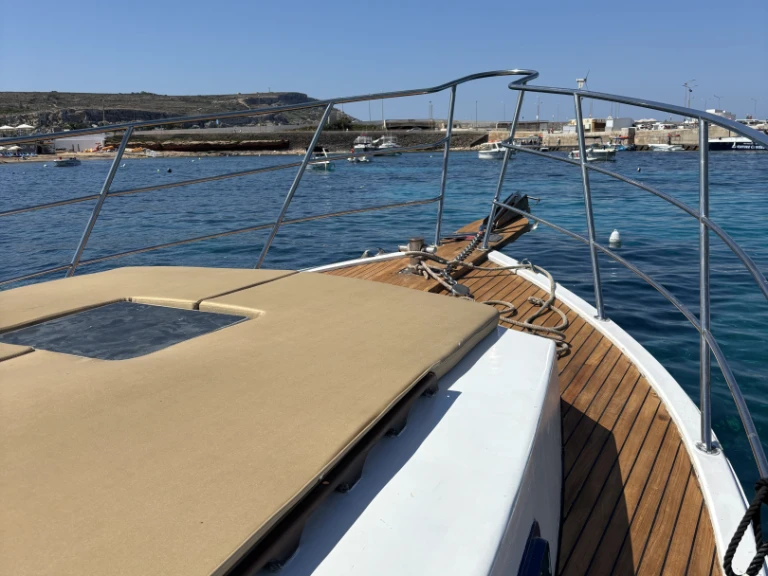 Pronájem jachty v Gozo -Custom Made Duffy & Duffy na Samboatu