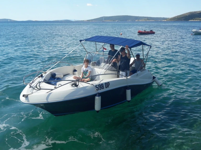 Pronájem lodi Quicksilver Quicksilver 635 Commander v Split na Samboatu