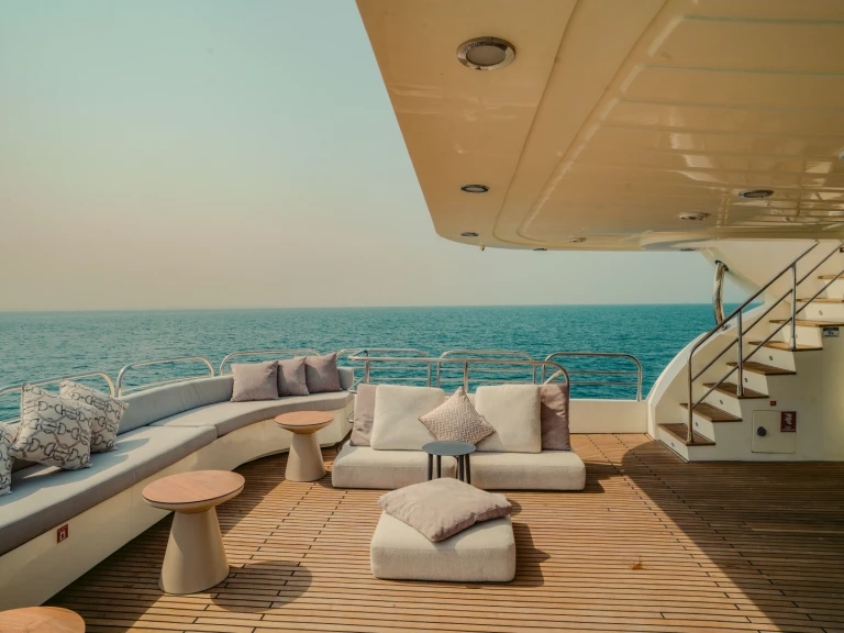  Luxury Motor Yacht S jednotlivci a charterové společnosti v Dubai Marina