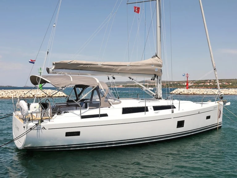 Pronájem jachty v Donji Seget -Hanse Hanse 388 na Samboatu
