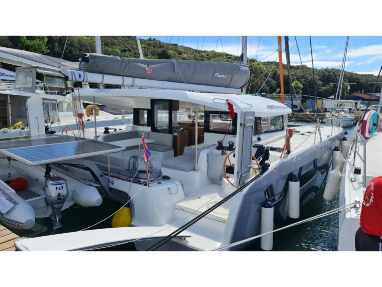 Pronájem lodi Excess Excess 14 v Pula na Samboatu