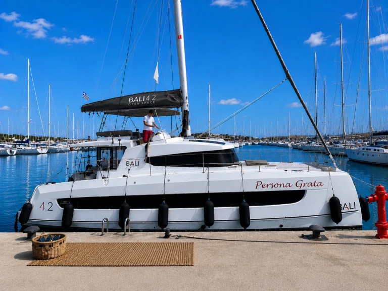 Pronajmout si Bali Bali 4.2 v Gouvia