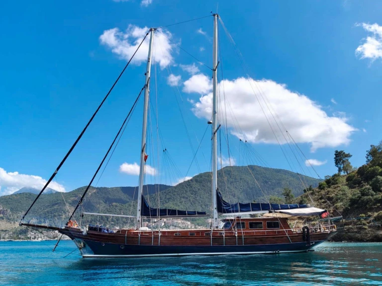 Pronajmout si Etemoglu Boatyard CAROLINA v Rhodos
