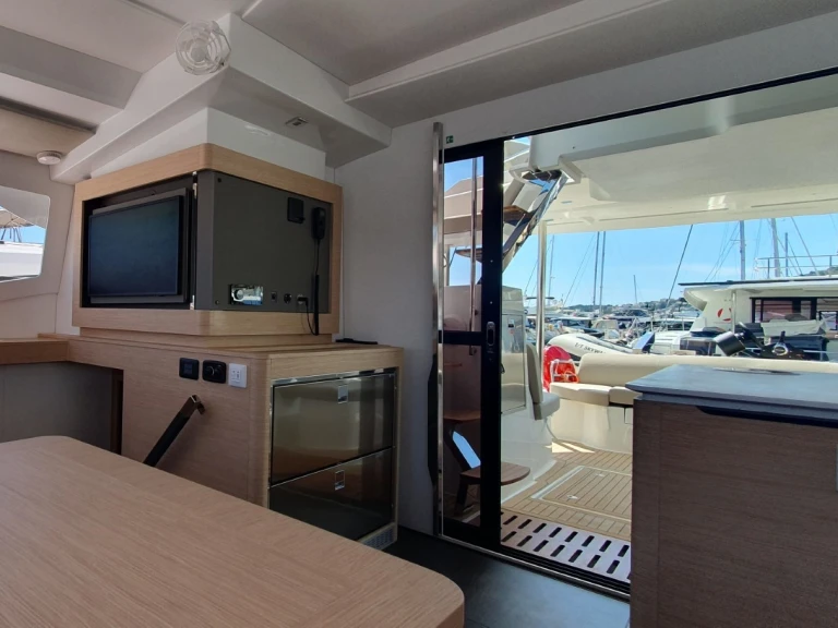 Pronájem lodi Fountaine Pajot FP 44 v Donji Seget na Samboatu