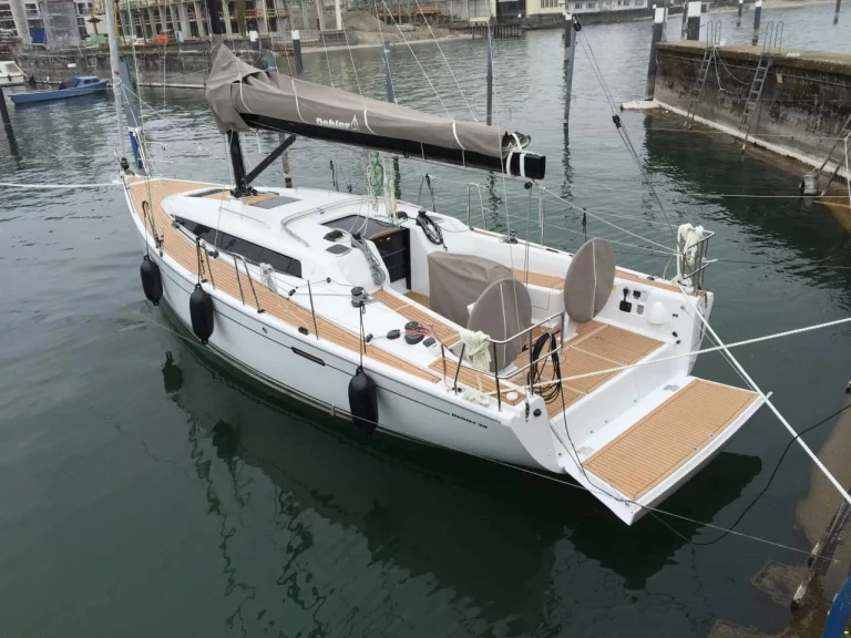 Dehler Dehler 38 jednotlivci a charterové společnosti v Marseille