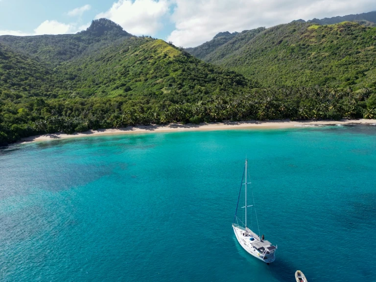 Bénéteau Oceanis 430 jednotlivci a charterové společnosti v Taiohae