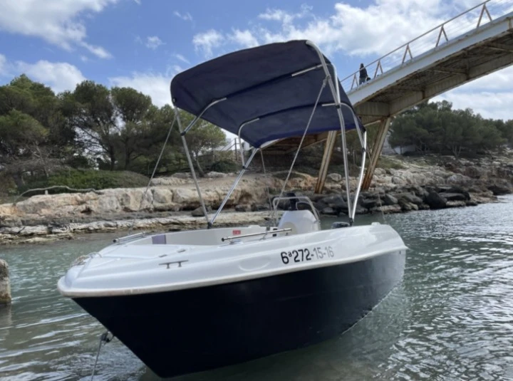 Compass 400 GT jednotlivci a charterové společnosti v Bay of Santander