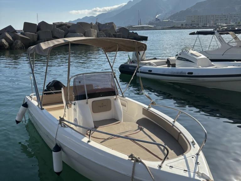 Pronájem Motorová loď Allegra Boats s licencí