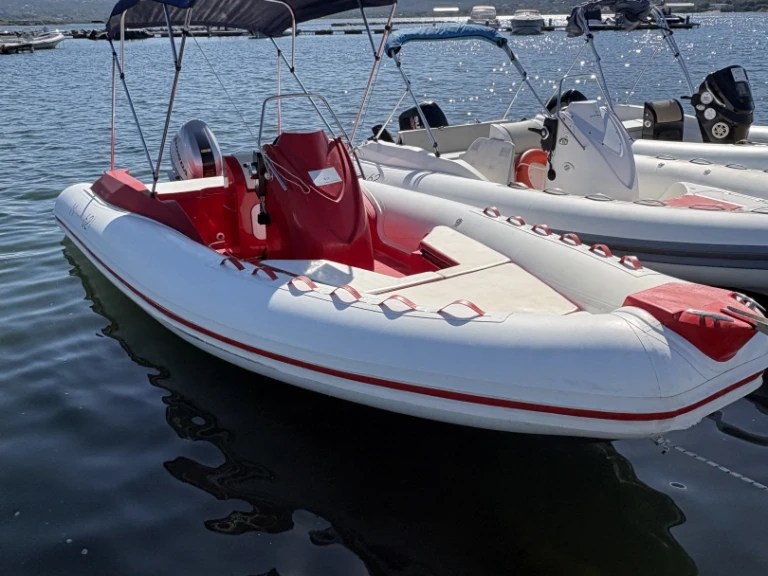 Pronájem lodi Magnus 6.20 v Porto Rotondo na Samboatu