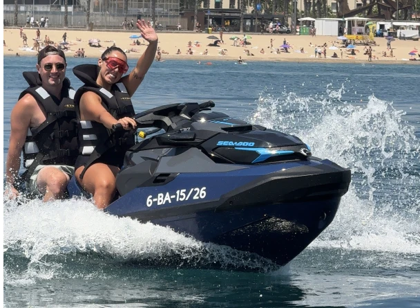Pronájem lodi Sea-Doo GTX 170 v Barcelona na Samboatu