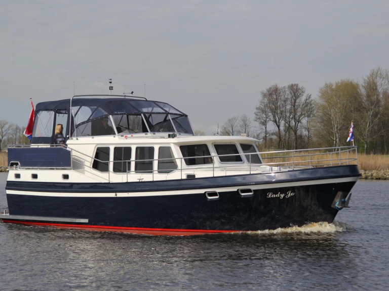 Pronájem Motorová loď privateer s licencí