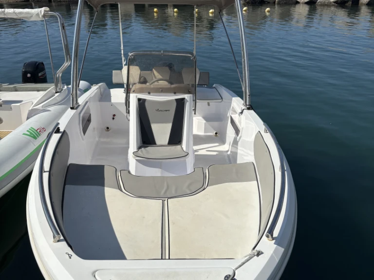 Pronájem lodi Next Next v Salerno na Samboatu