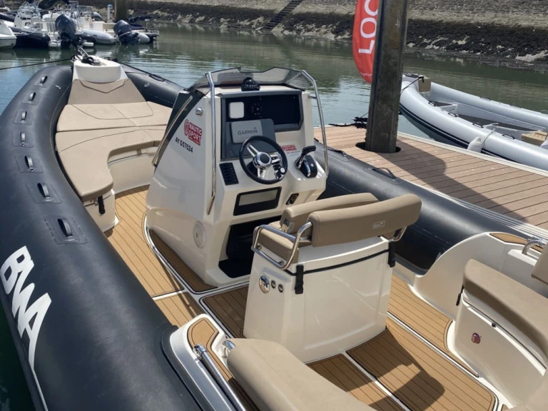 Pronájem lodi Bwa SPORT 28 GTO v La Trinité-sur-Mer na Samboatu