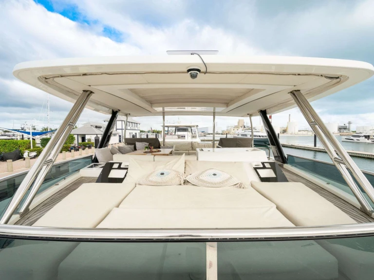 Pronájem jachty v Bay Street Marina -Lagoon Lagoon 630 Motor Yacht na Samboatu