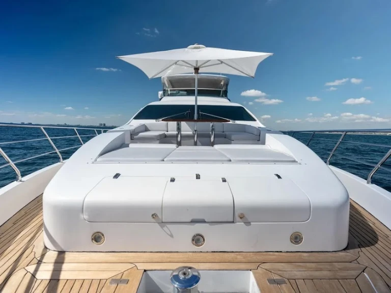 Pronajmout si Azimut Azimut 88 v Miami