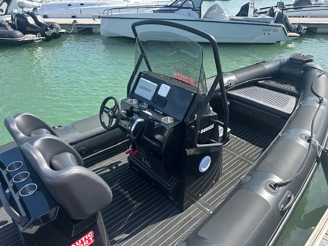 Pronajmout si Highfield HIGHFIELD 700 v La Trinité-sur-Mer