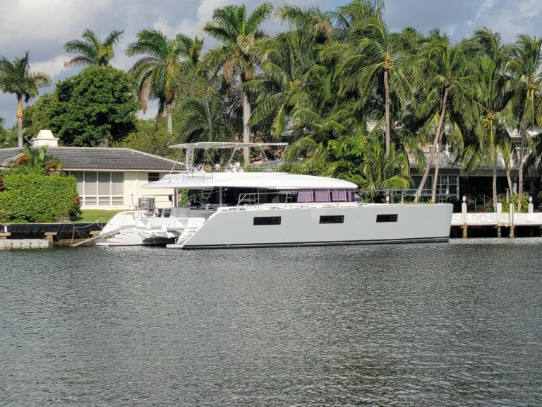 Pronájem jachty v Key West -Lagoon 620 Power Catamaran na Samboatu
