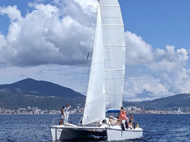 Pronajmout Katamarán se skipperem či ne Fountaine Pajot v Ajaccio
